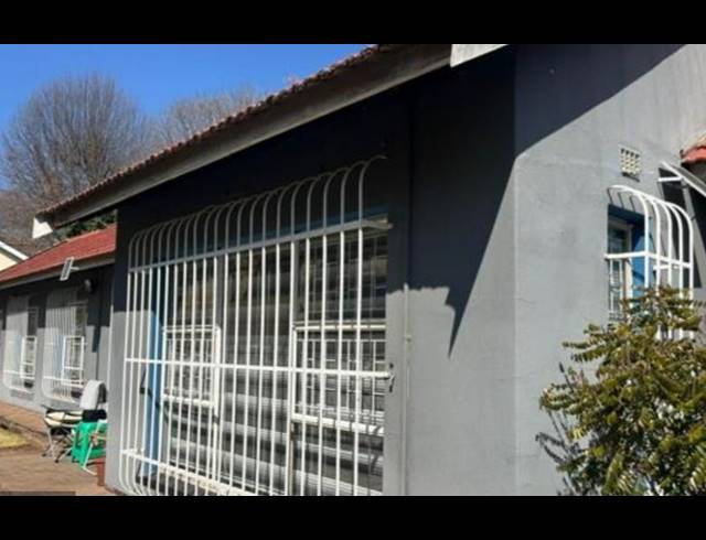 5 BEDROOM HOUSE FOR SALE IN QUELLERINA